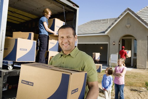 Storage Ealing team safely handling belongings